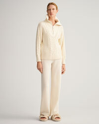 Puolivetoketjullinen palmikkoneule