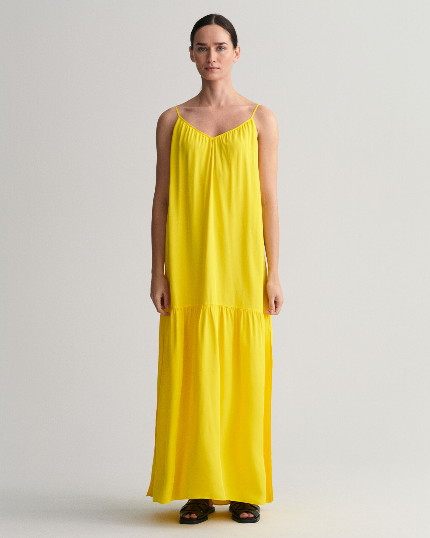 Maksimittainen olkainmekko