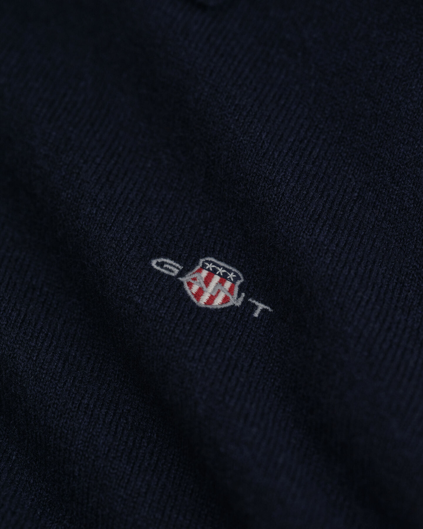 Karitsanvillainen pikeeneulepusero