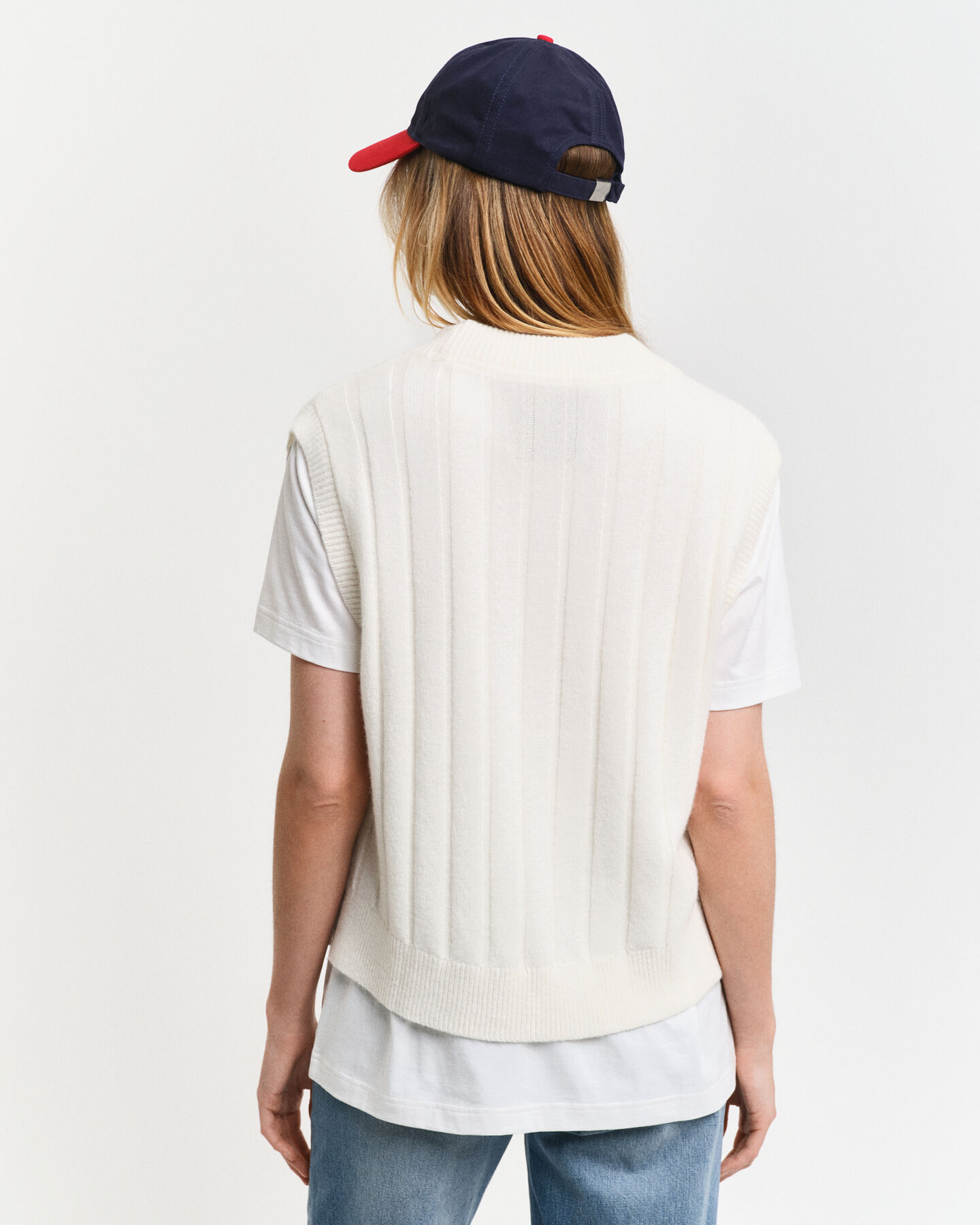 Villainen joustinneuleliivi, v‑pääntie