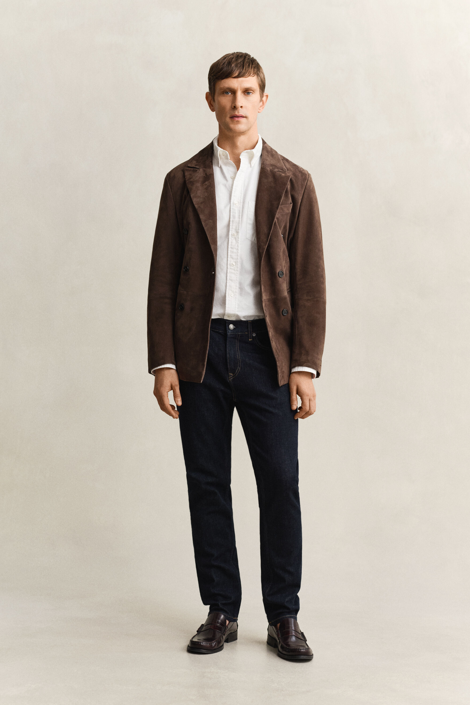 Slim fit ‑mitoitetut Clean Wash ‑farkut