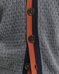 Kohopintainen kontrastivärinen puuvillaneuletakki