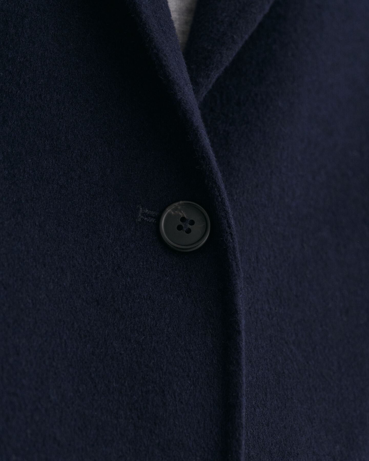 Käsin tikattu suora bleiseri