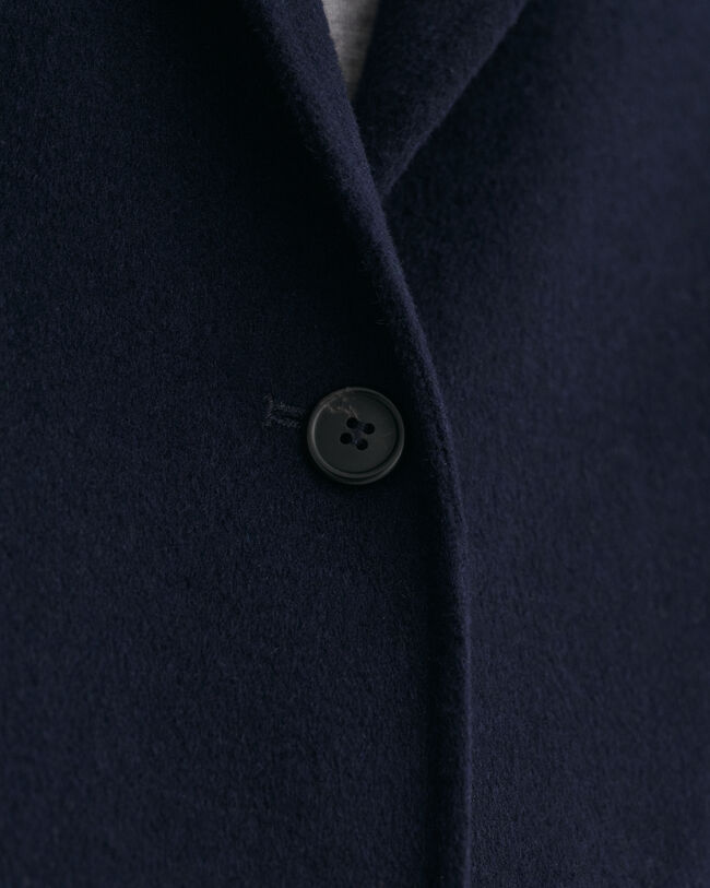 Käsin tikattu suora bleiseri