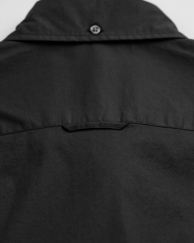 Slim fit ‑mitoitettu Classic-popliinipaita