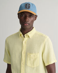 Regular&nbsp;fit ‑mitoitettu lyhythihainen kohopintainen puuvilla-pellavapaita