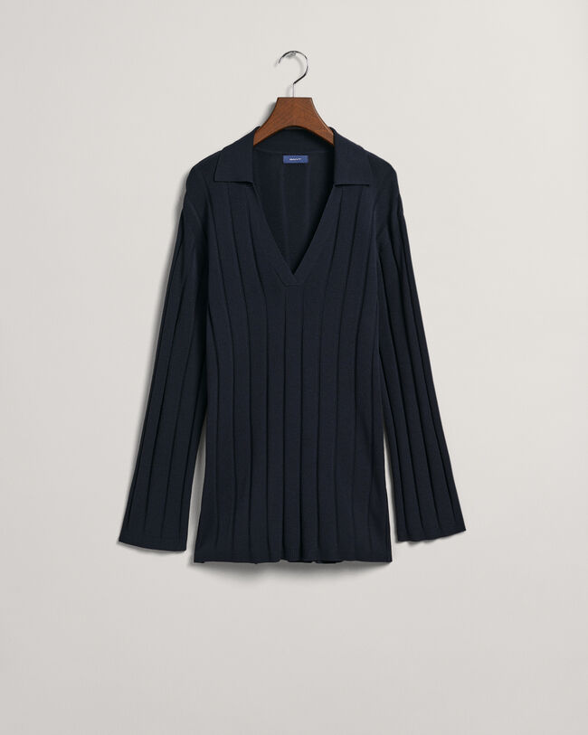 Avokauluksinen joustinneulepusero