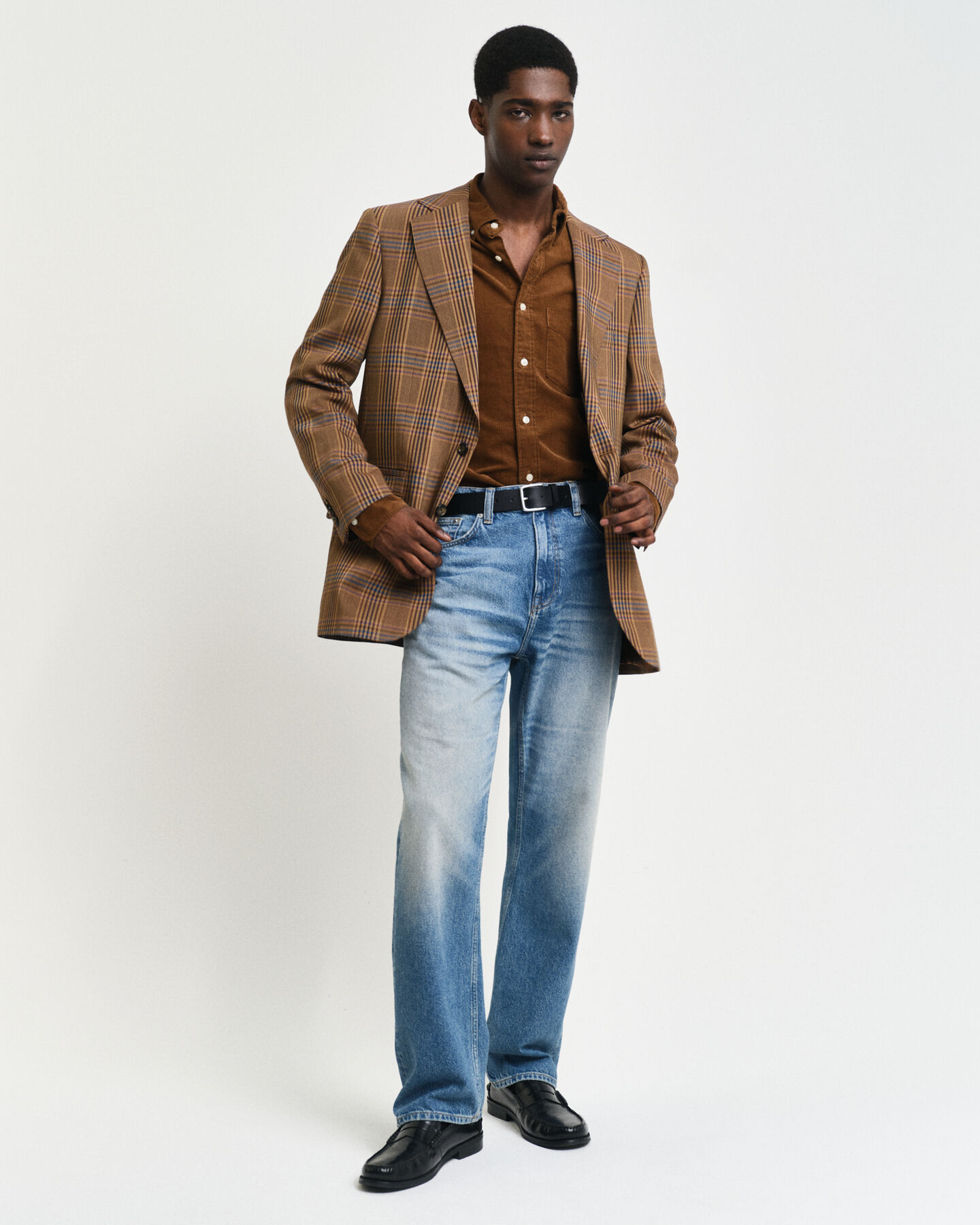 Regular fit ‑mitoitettu vakosamettipaita