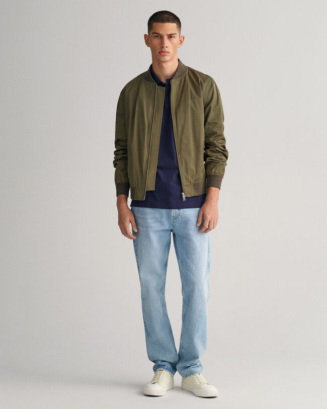 Pikeepaita, jossa raidallinen kaulus