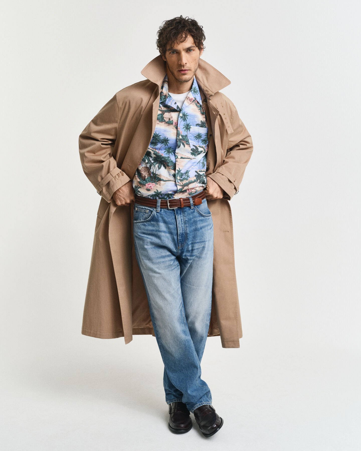 Relaxed fit ‑mitoitettu Island-printtipaita