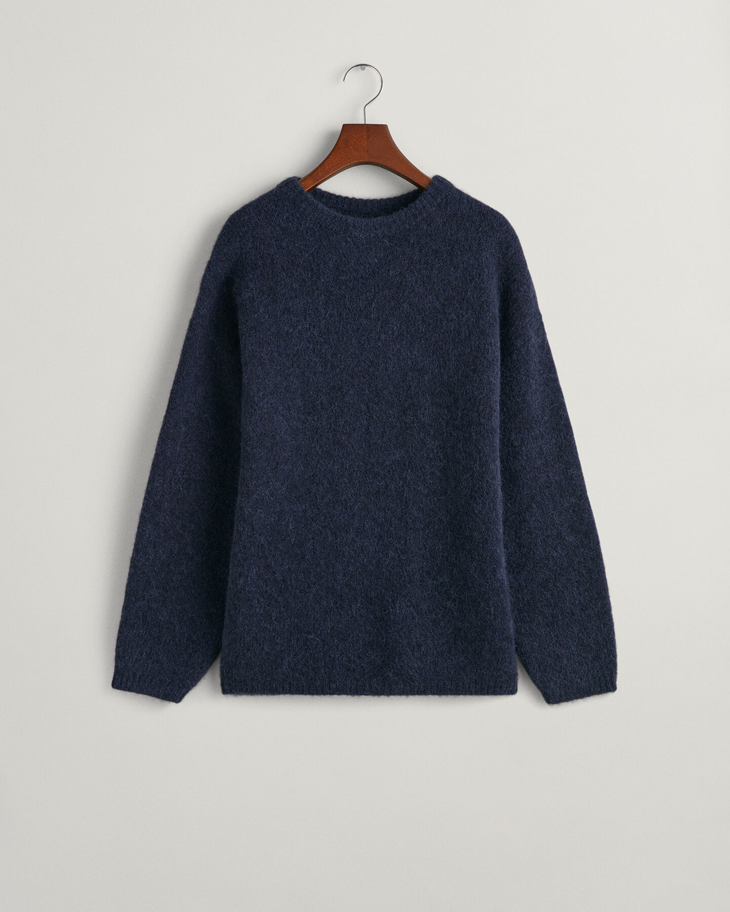 Hairy Textured -neulepusero, jossa py&ouml;re&auml; p&auml;&auml;ntie