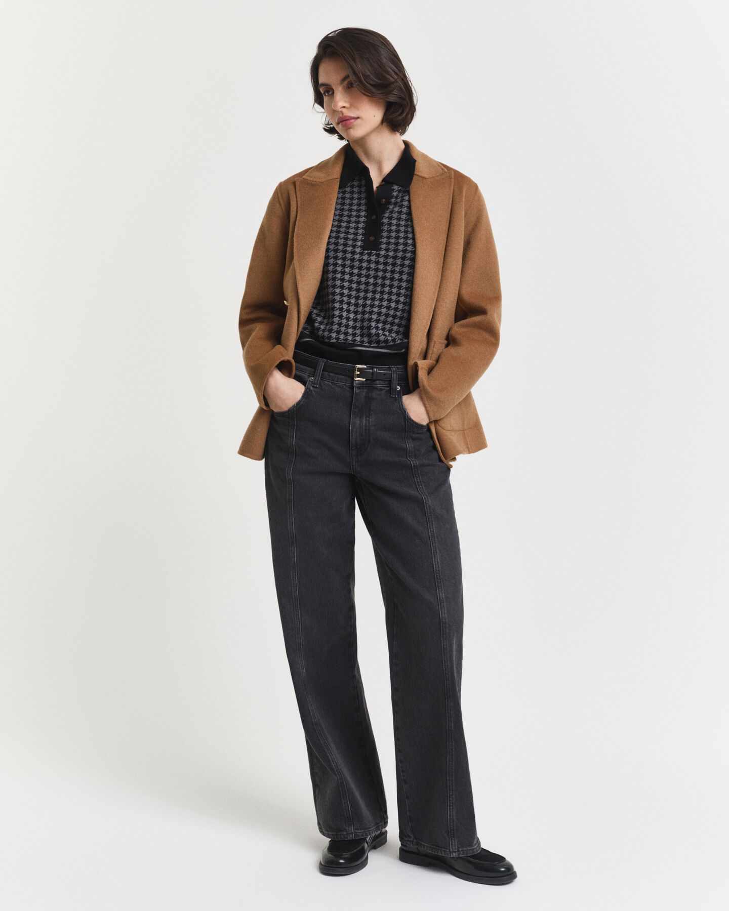 Kukonaskelkuvioinen jacquard-pikeeneulepusero