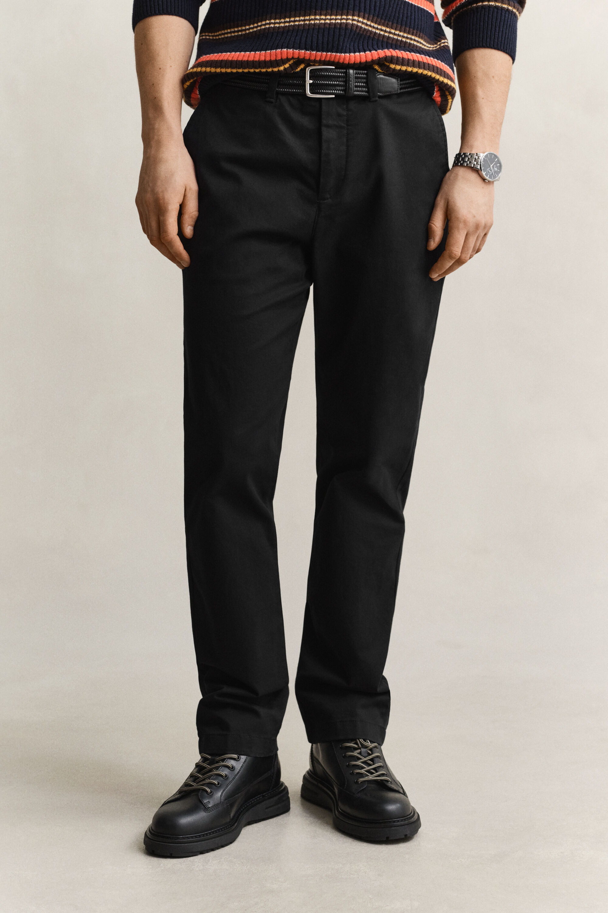 Regular fit ‑mitoitetut klassiset chinot