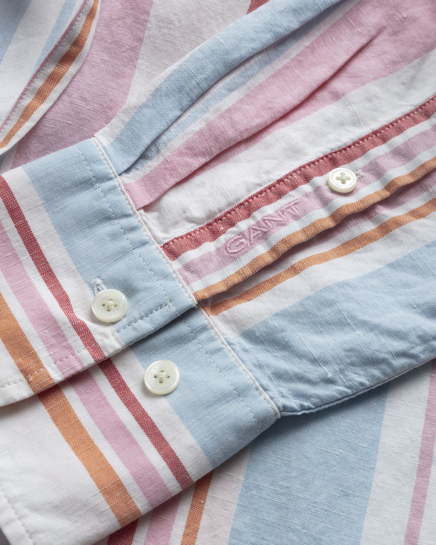 Raidallinen paitamekko