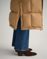 Kokopitkä untuvatakki