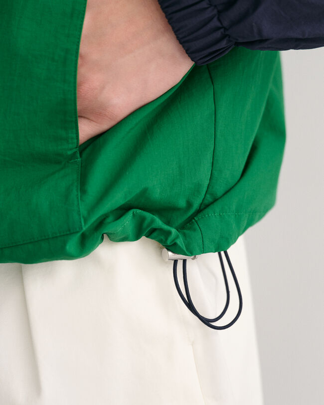 Moniv&auml;rinen anorakki