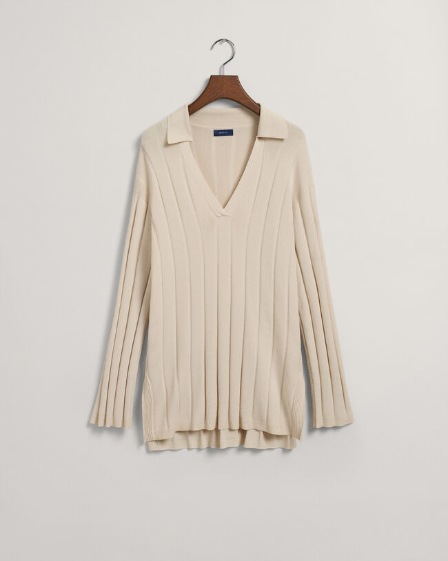 Avokauluksinen joustinneulepusero