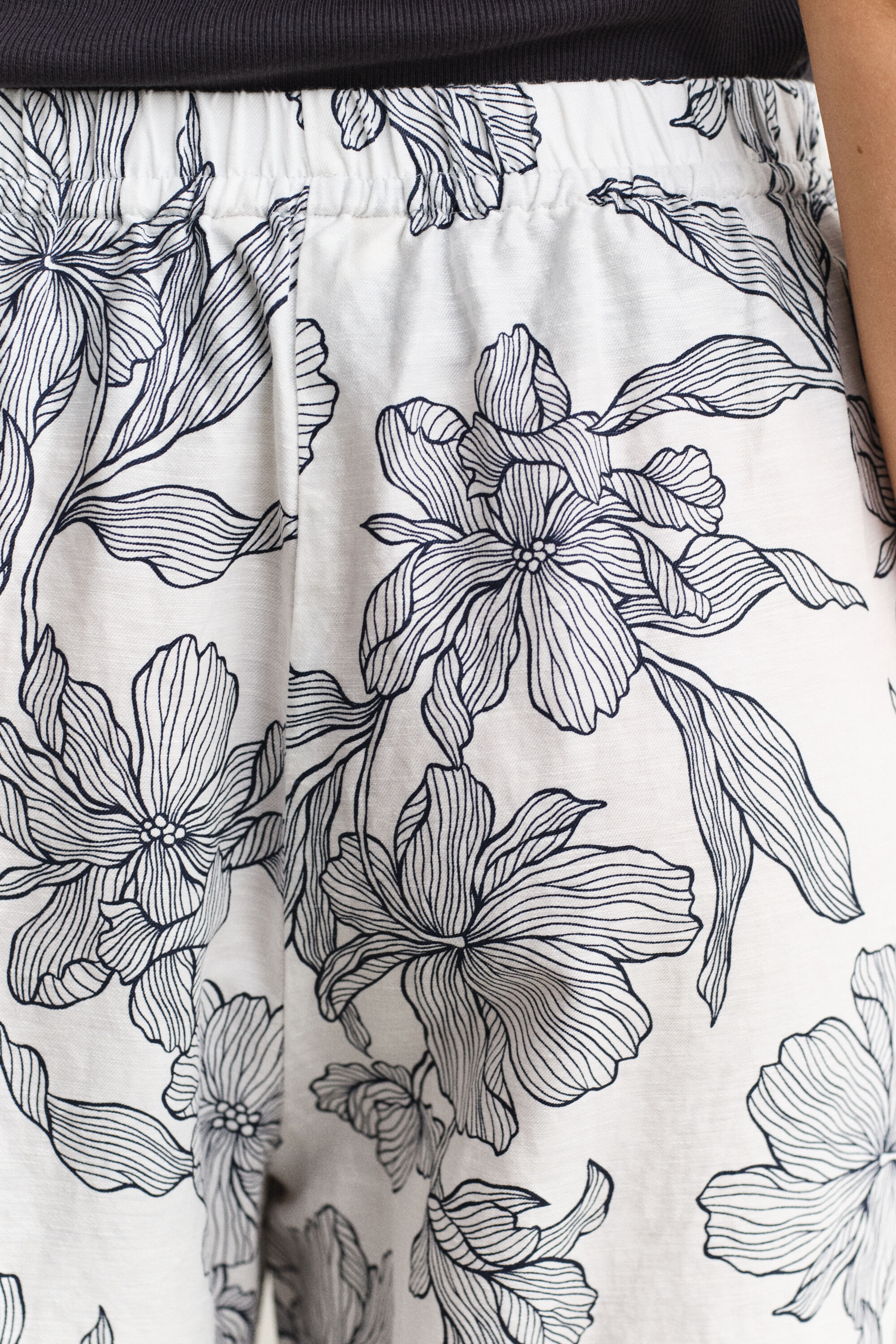 Kukalliset pellavahousut