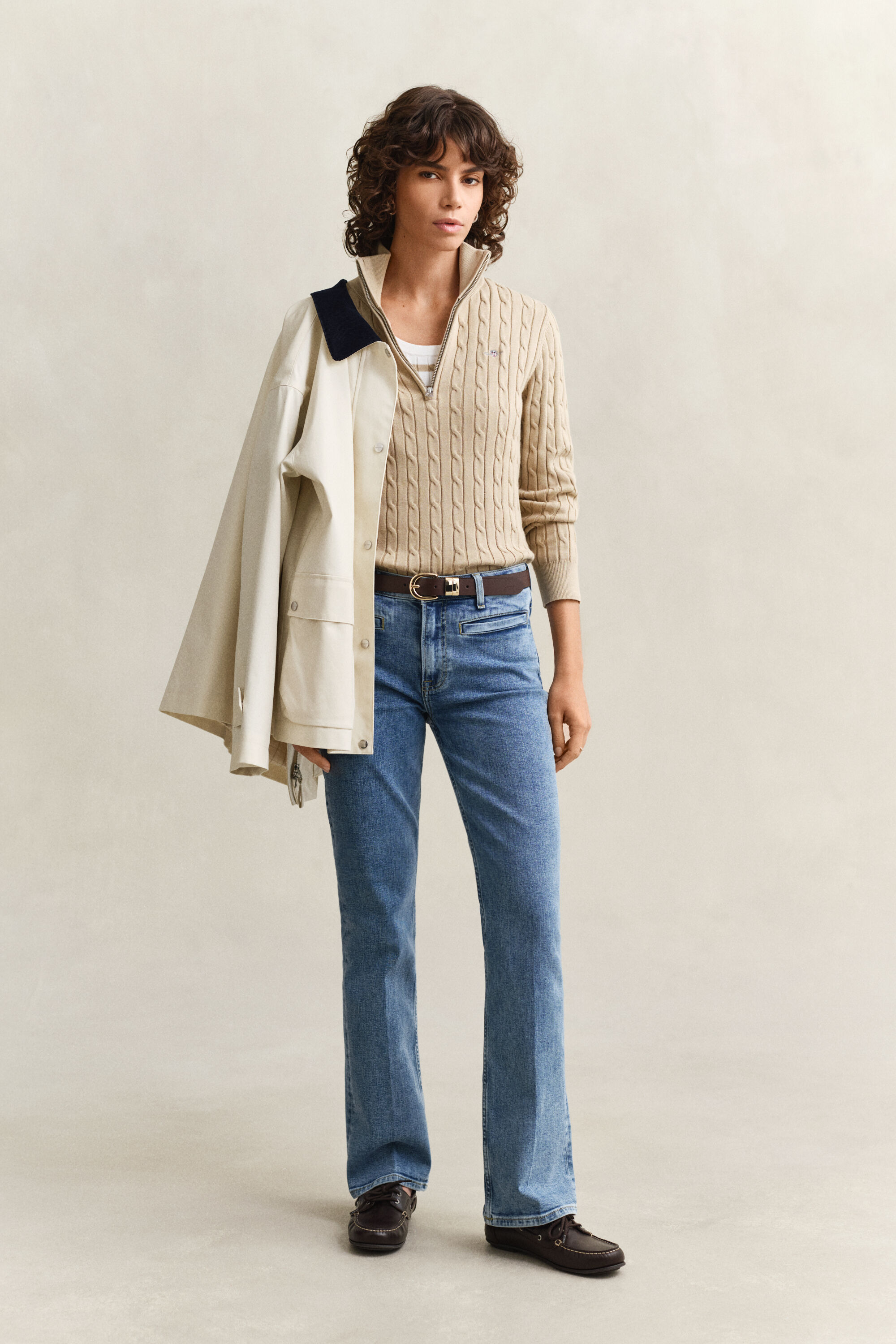 Vetoketjukauluksellinen palmikkoneulepusero