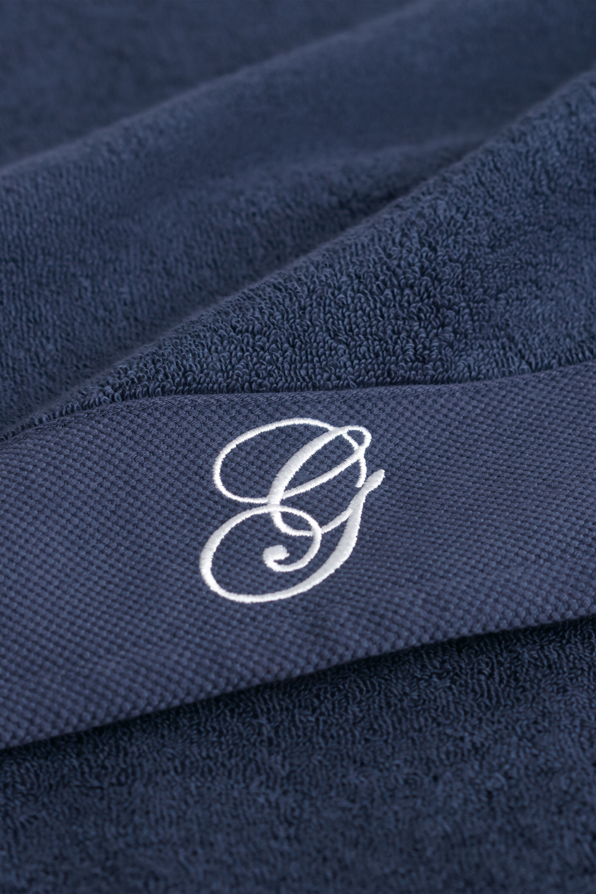 Kirjailtu pyyhe (70 cm x 140 cm)