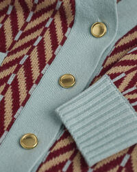 Monis&auml;vyinen kalanruotokuvioinen neuletakki