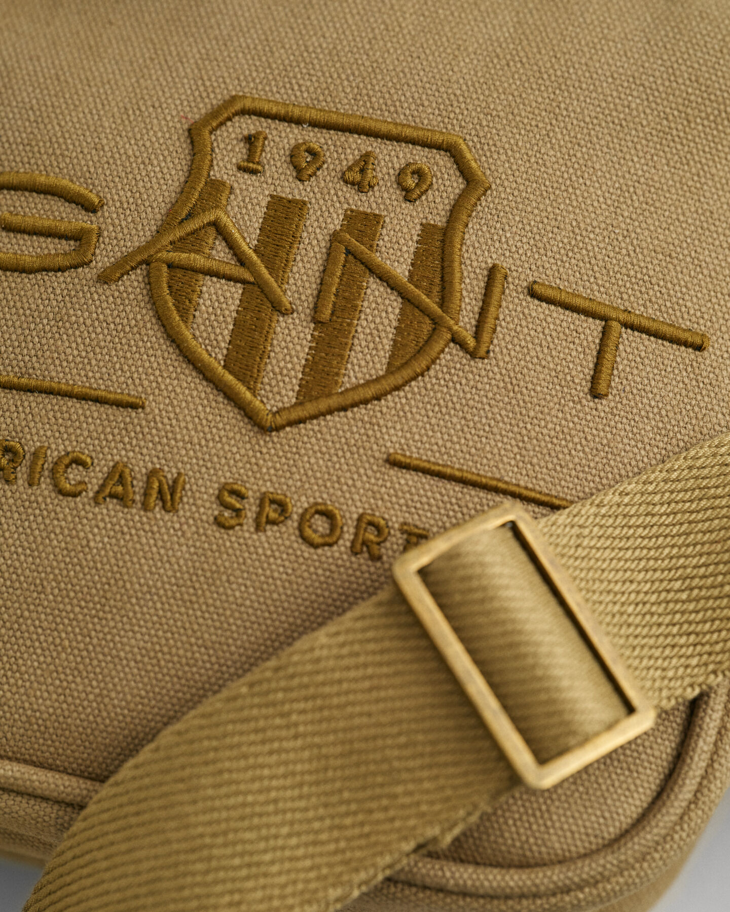 Tonal Shield ‑olkahihnalaukku