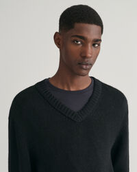 V-neulepusero pellavasekoitteesta