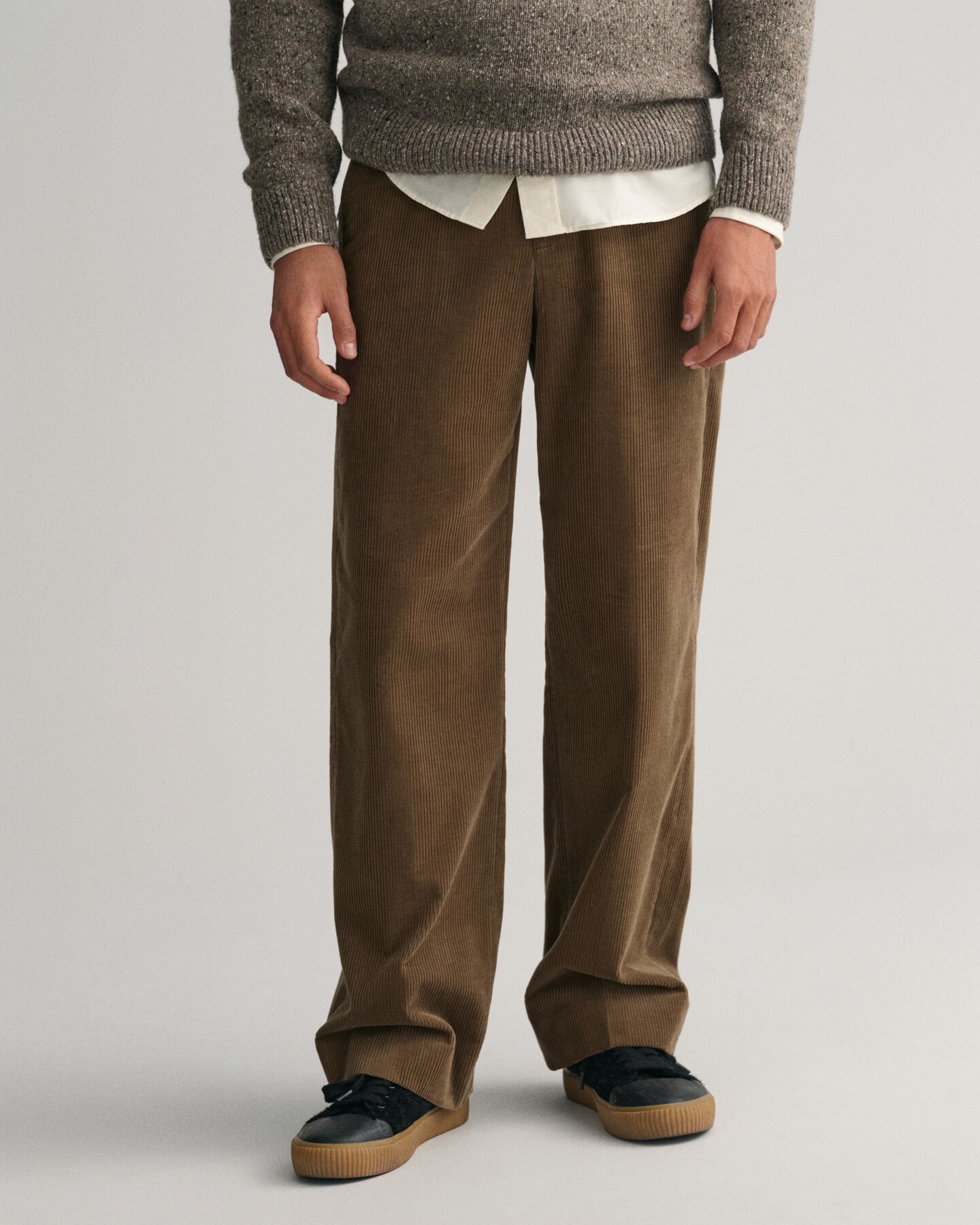 Vakosamettiset puvunhousut