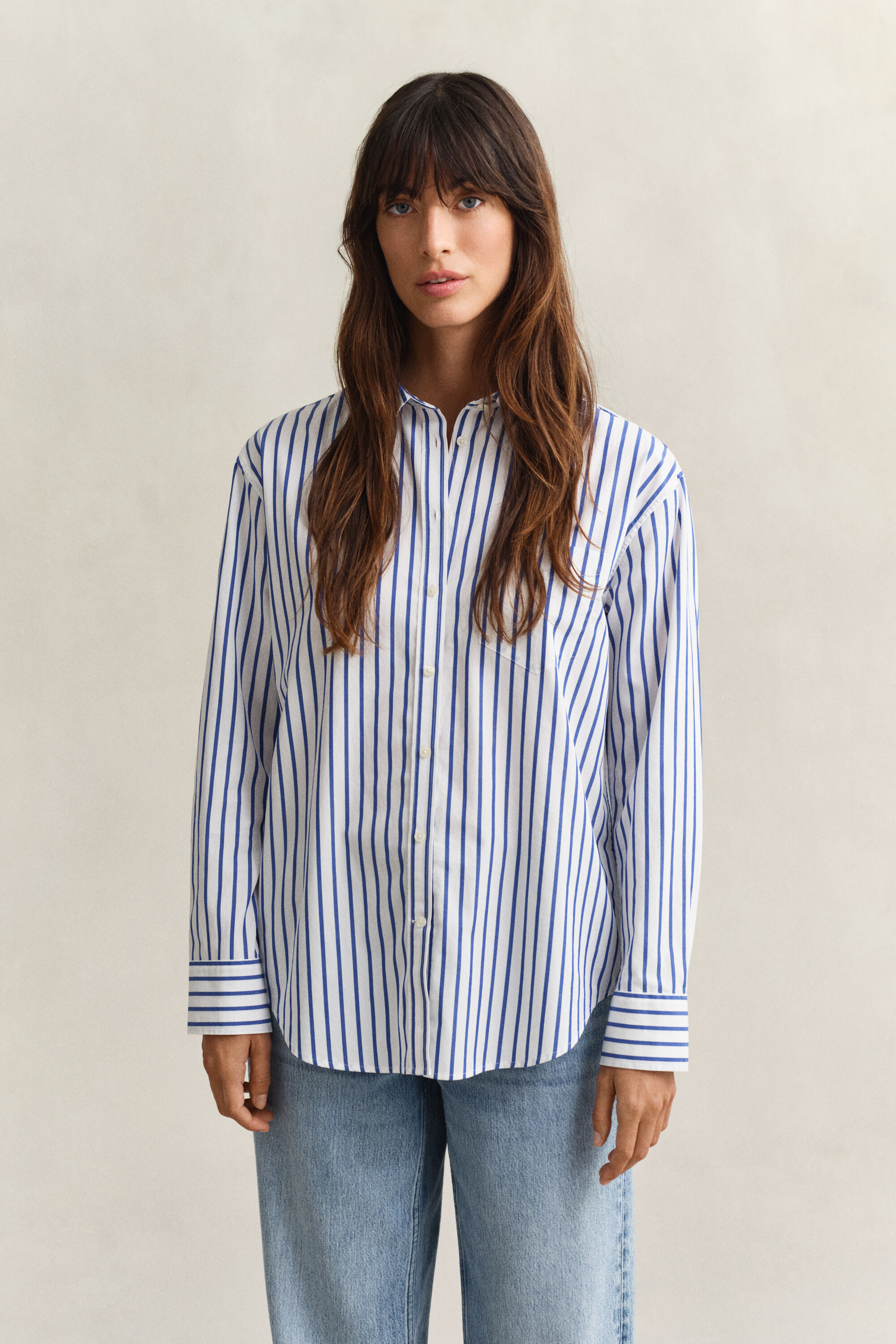 Relaxed fit ‑mitoitettu klassinen popliiniraitapaita