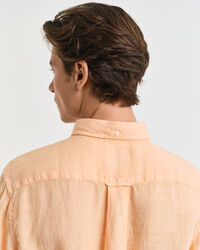 Regular fit ‑mitoitettu valmiina värjätty pellavapaita