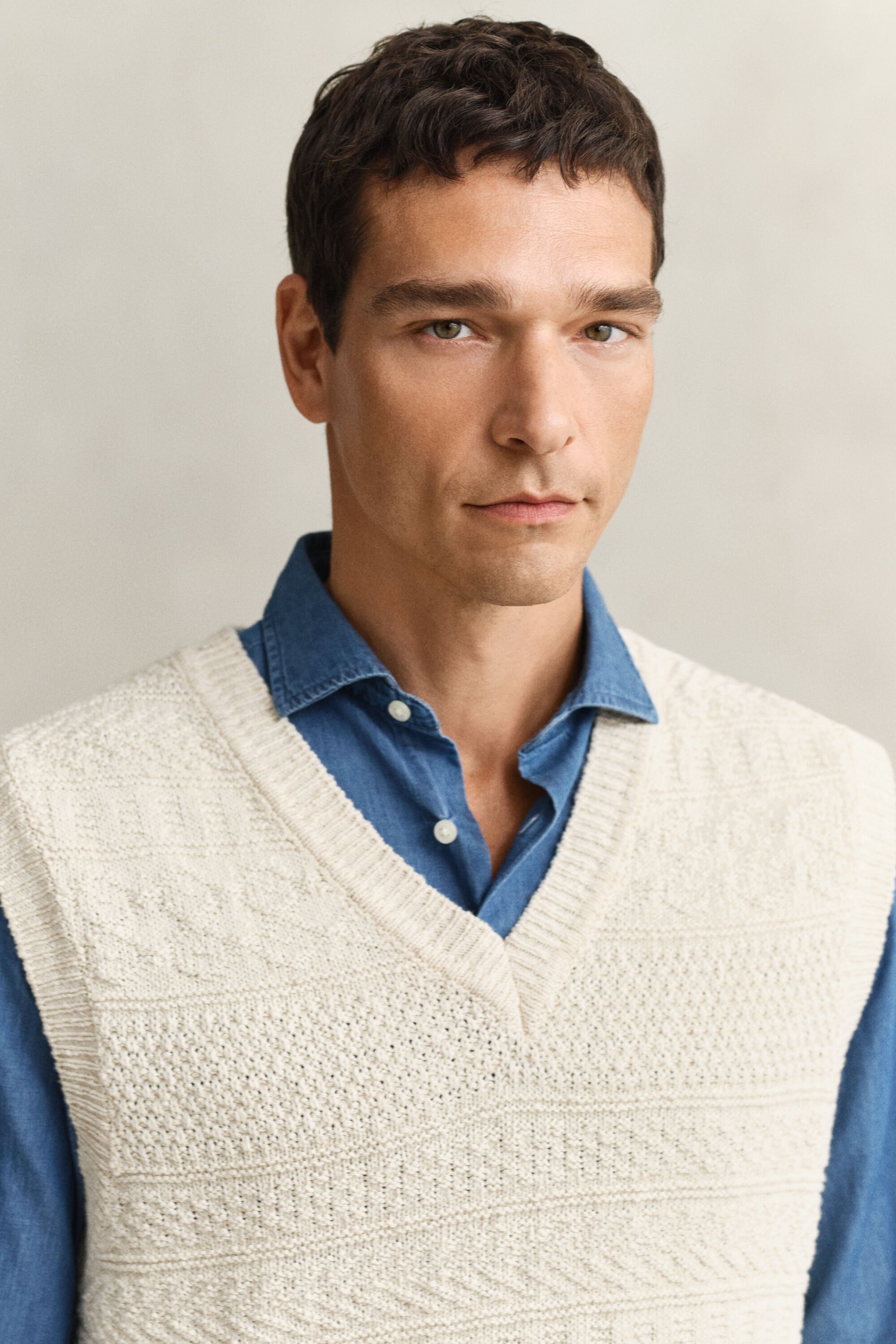 Kohokuvioitu liivi puuvillasekoitetta