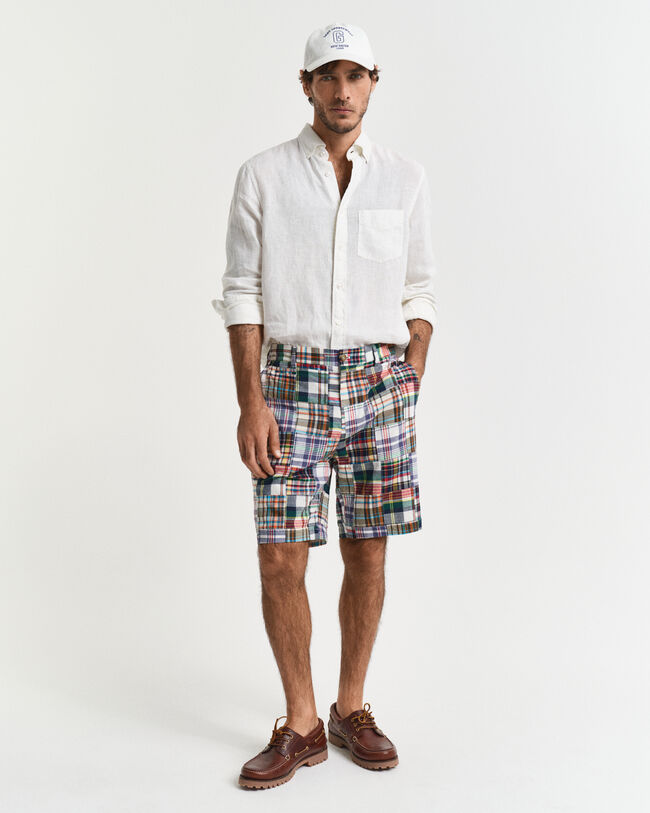 Regular fit ‑mitoitetut tilkkutyyliset shortsit