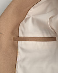 Regular fit ‑mitoitettu jerseybleiseri