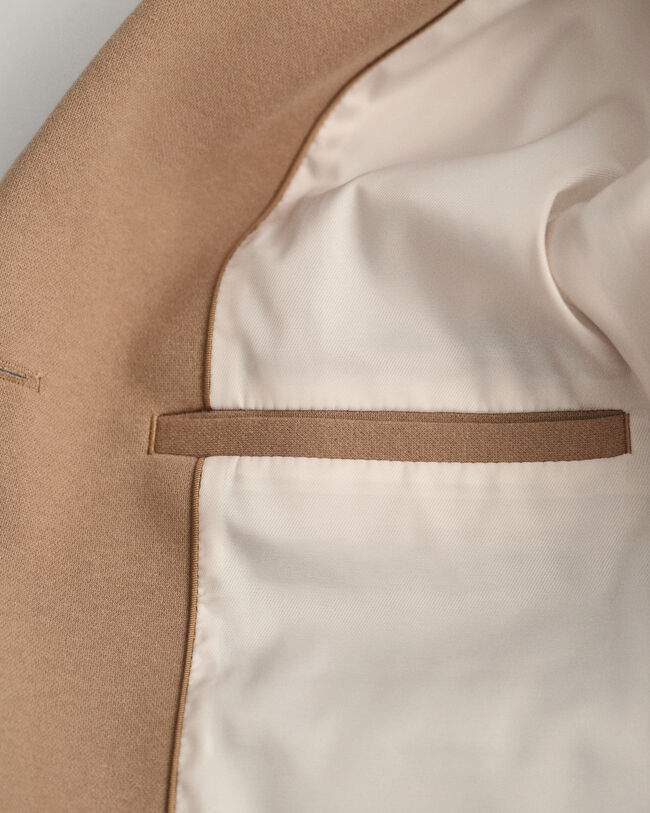 Regular fit ‑mitoitettu jerseybleiseri