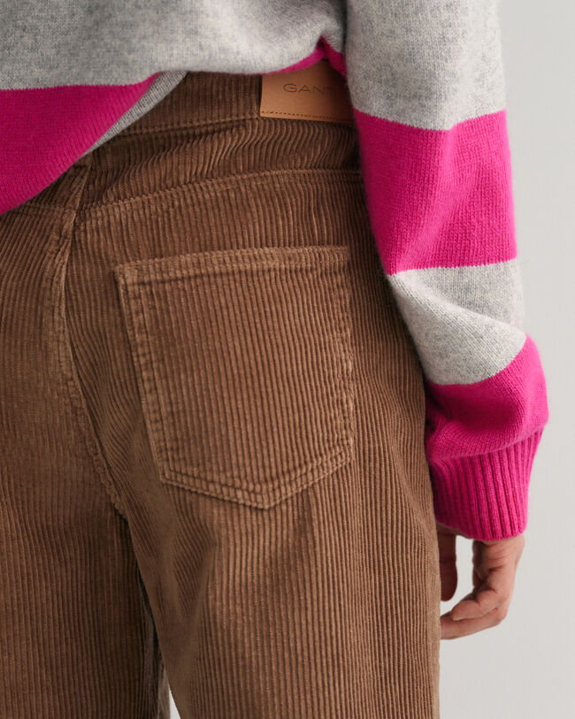 Teen Girls ‑malliston leve&auml;lahkeiset vakosamettihousut