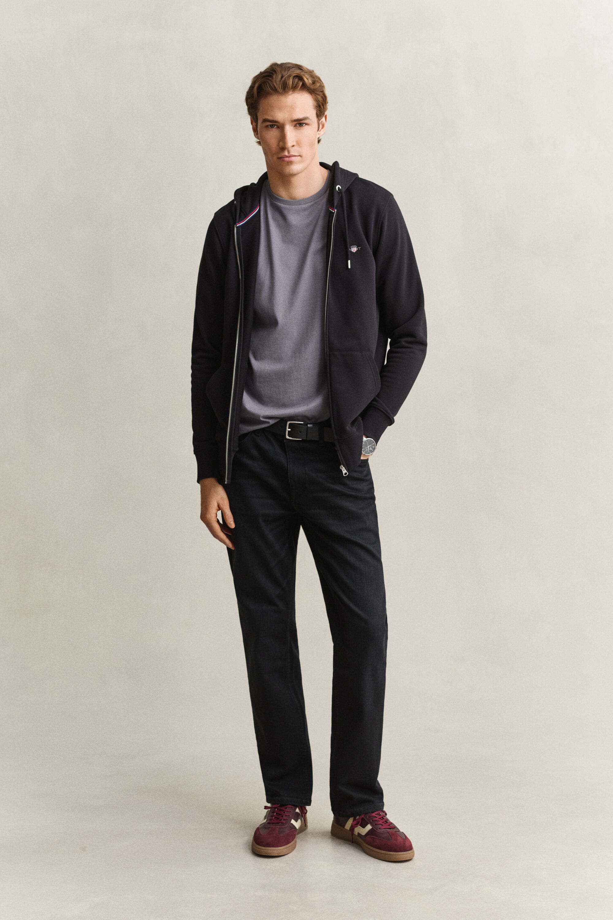 Regular fit ‑mitoitettu Shield-t‑paita