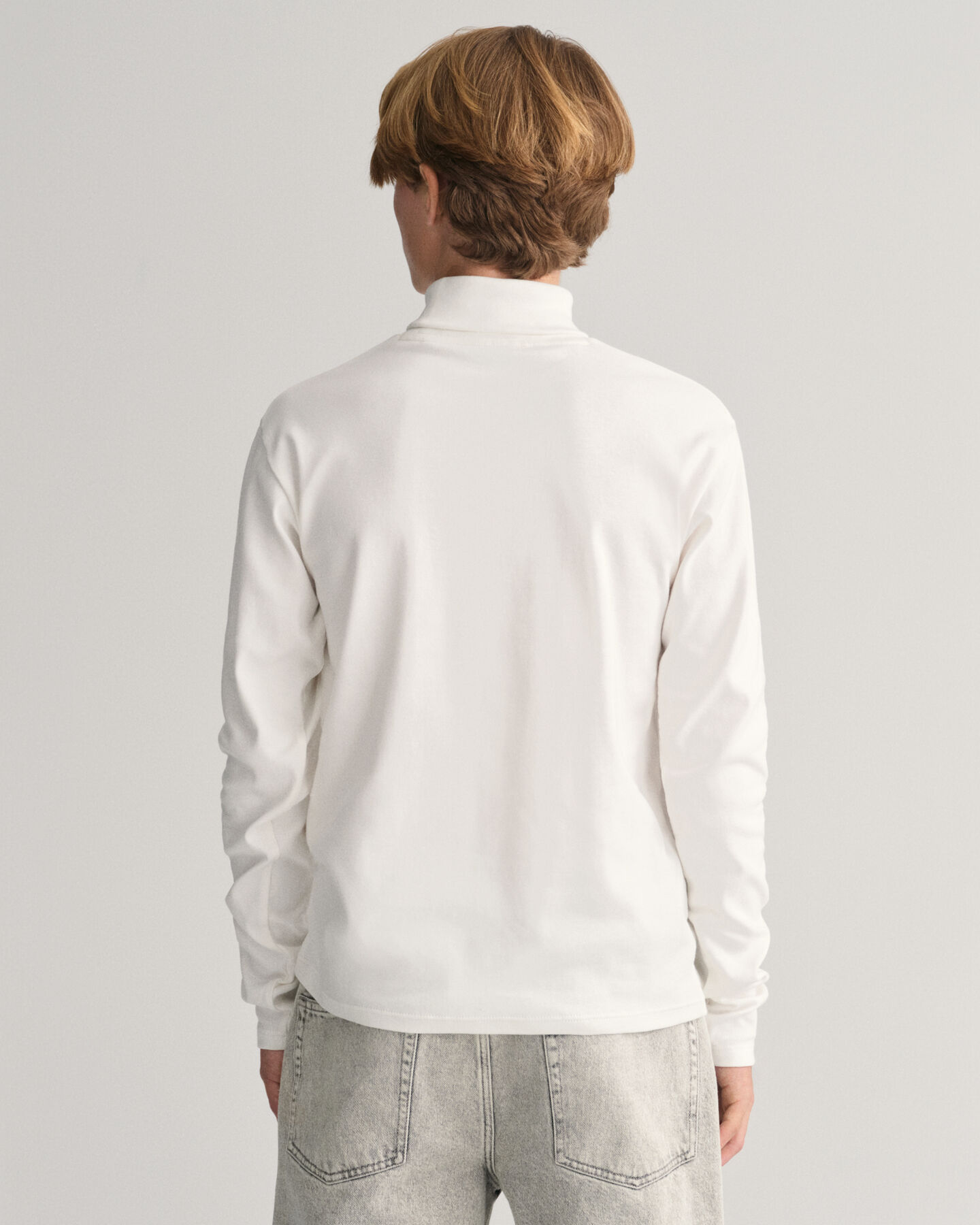 Teens-malliston pitk&auml;hihainen Shield-poolo