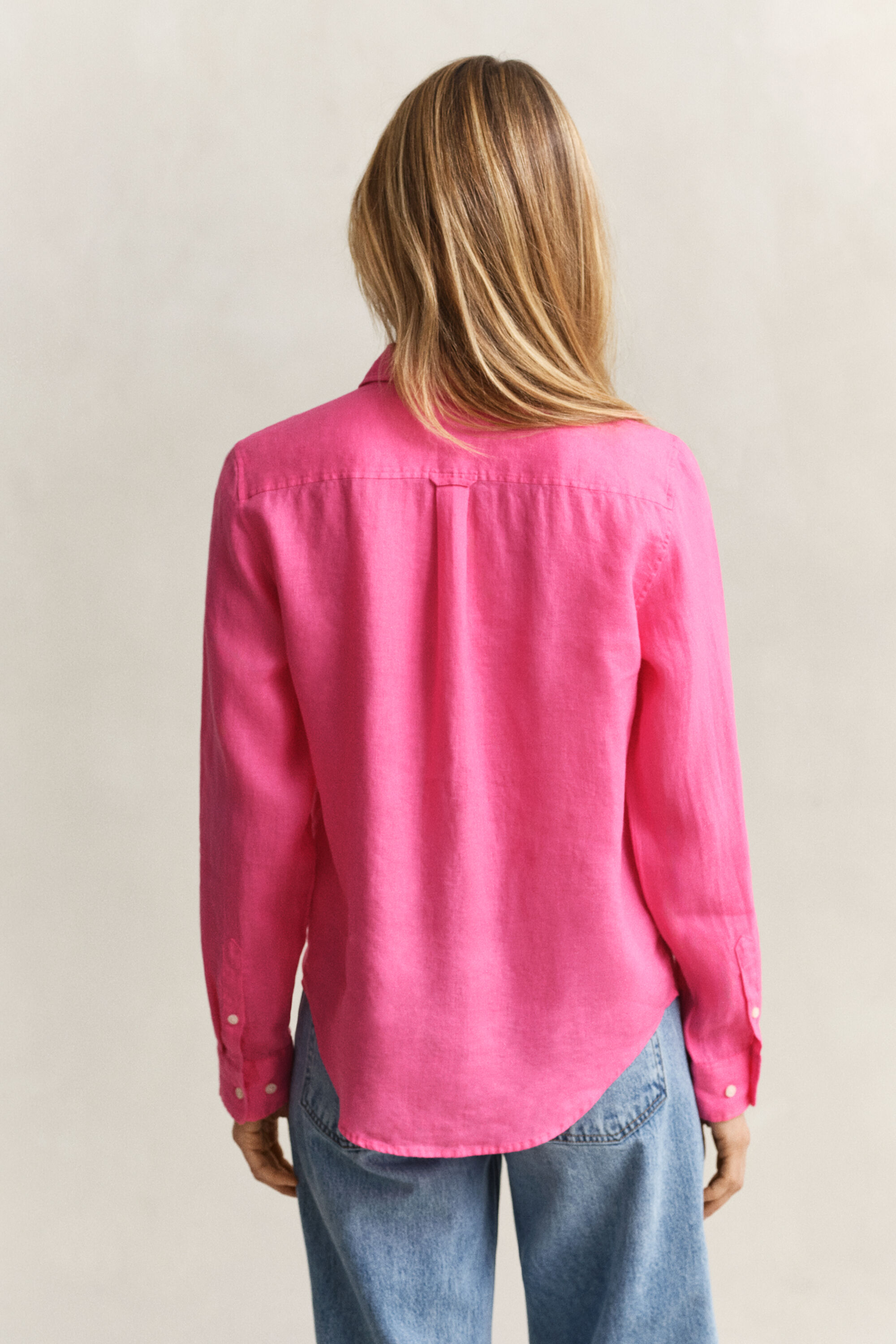 Regular fit ‑mitoitettu pellavapaita