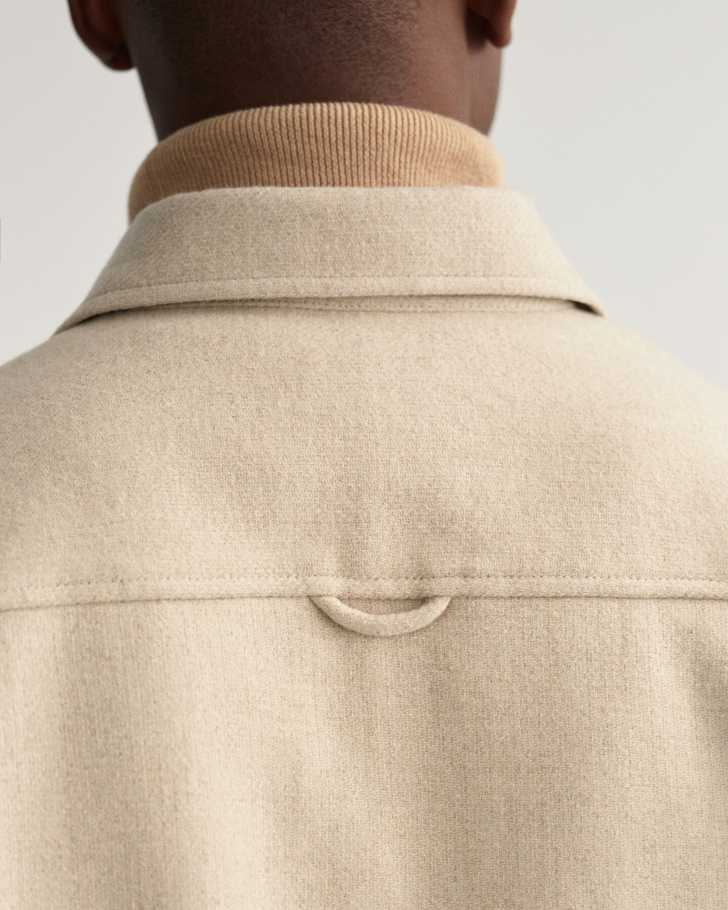 Villasekoitteesta valmistettu p&auml;&auml;llyspaita