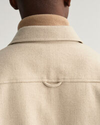 Villasekoitteesta valmistettu p&auml;&auml;llyspaita