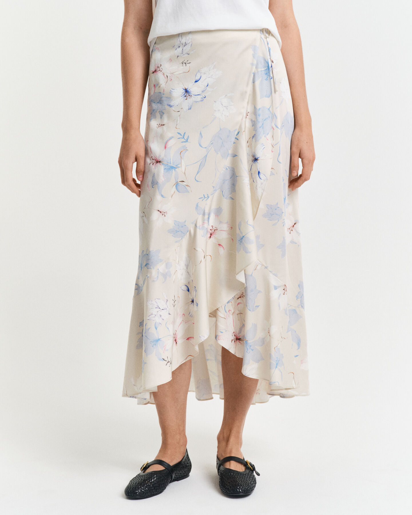 R&ouml;yhel&ouml;inen kukkakuosinen kietaisuhame