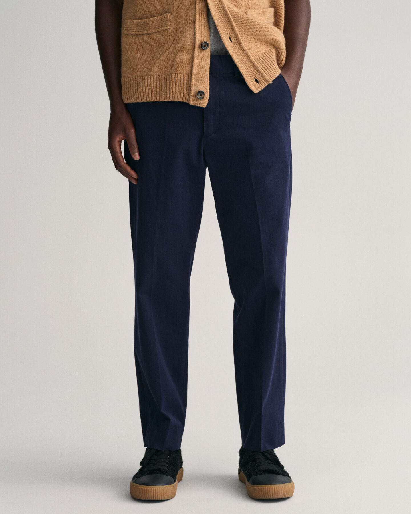 Pehmeäpintaiset puuvillahousut