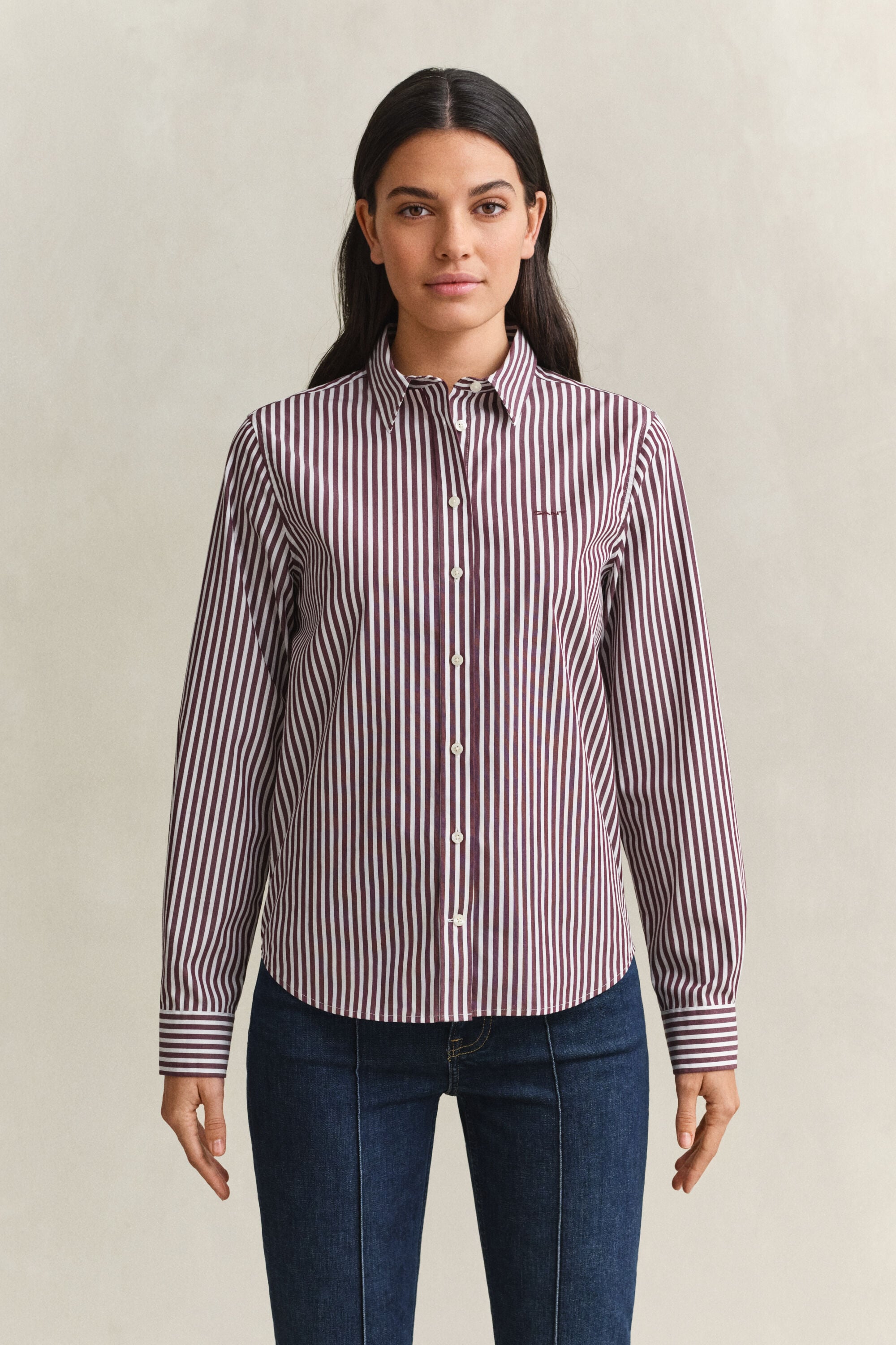 Regular fit ‑mitoitettu klassinen popliiniraitapaita