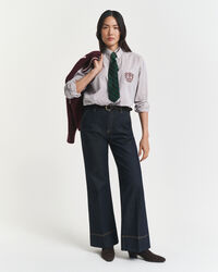 Hyvin istuvat levenevälahkeiset farkut