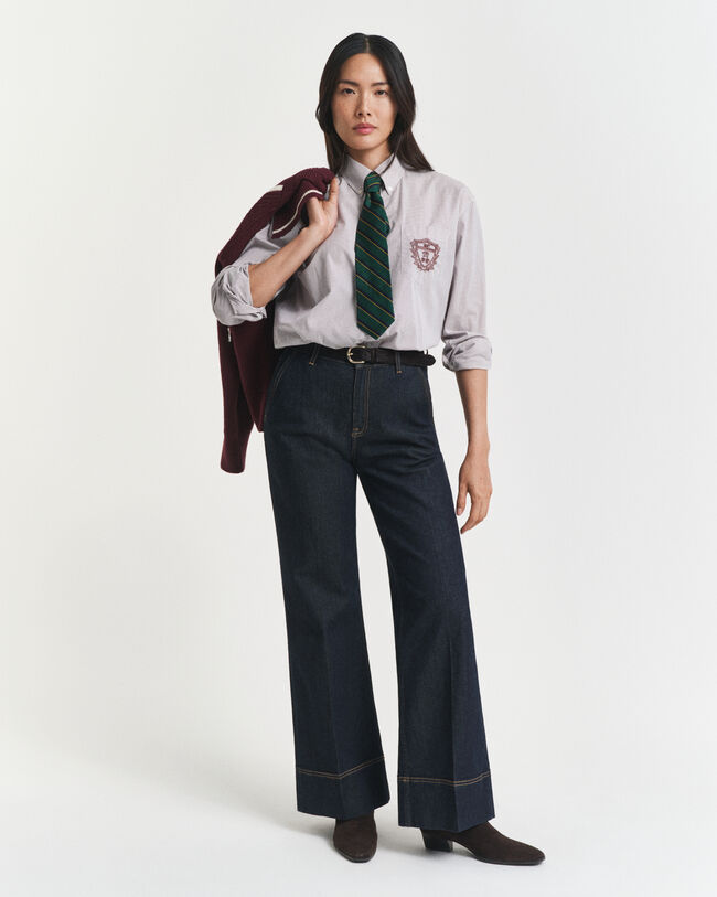 Hyvin istuvat levenevälahkeiset farkut