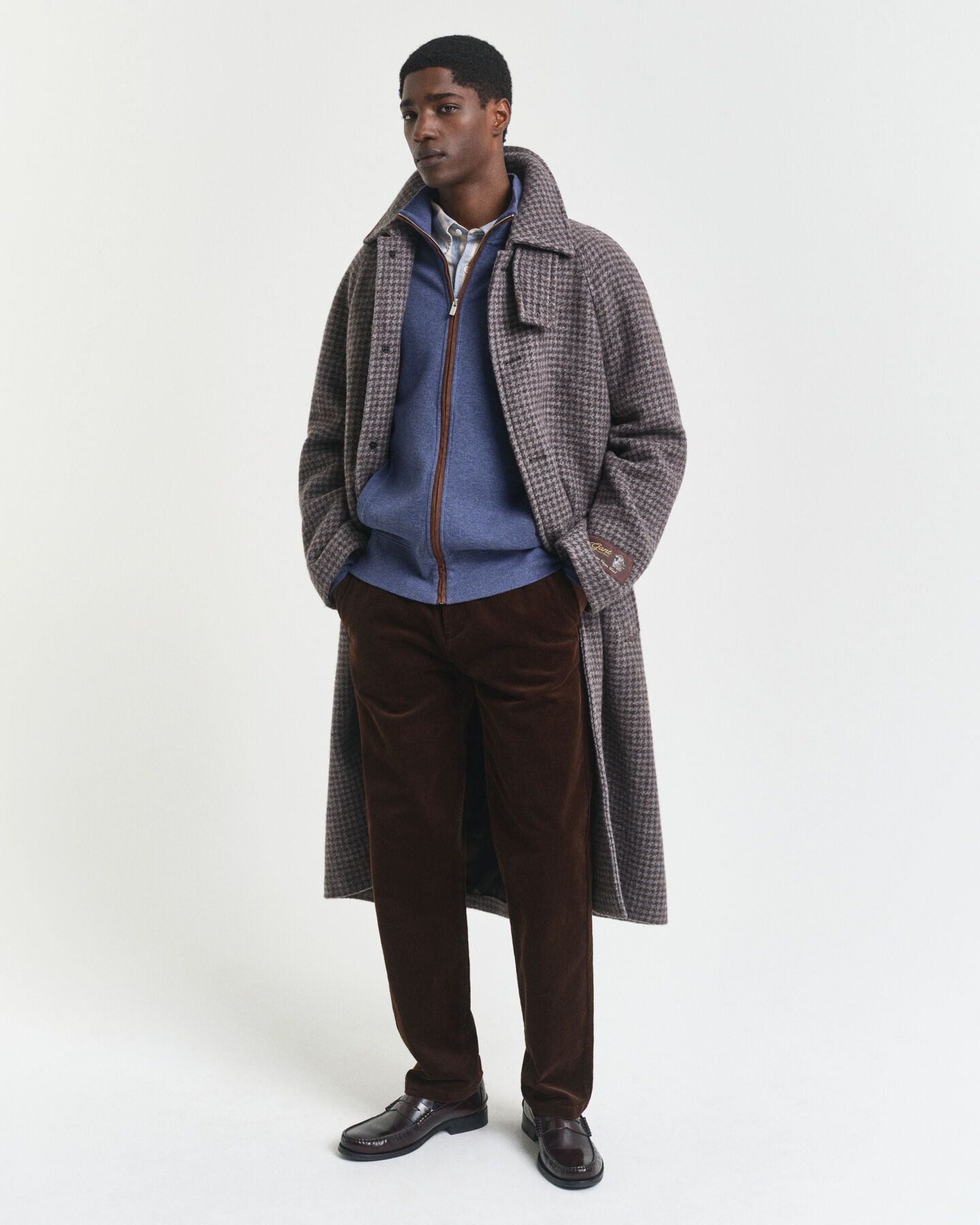 Vetoketjullinen joustinneuletakki