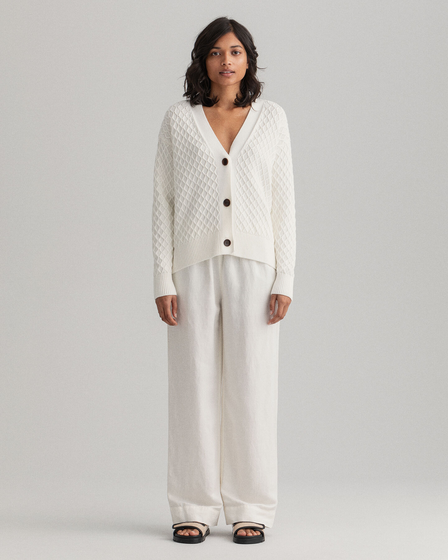 Huolettomat housut pellavasta ja viskoosista