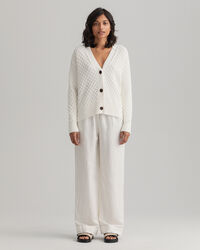 Huolettomat housut pellavasta ja viskoosista