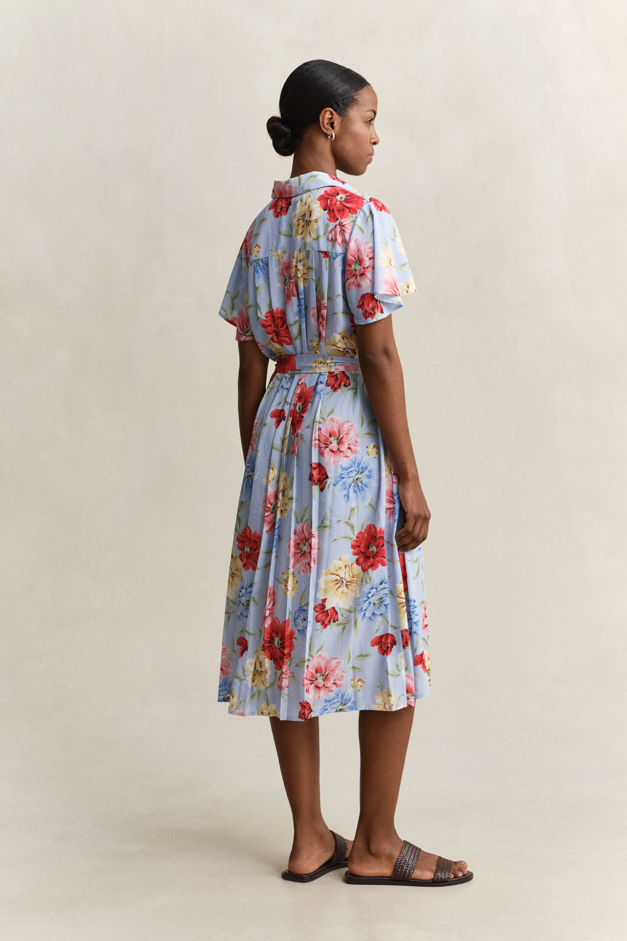 Kukkakuvioitu paitamekko