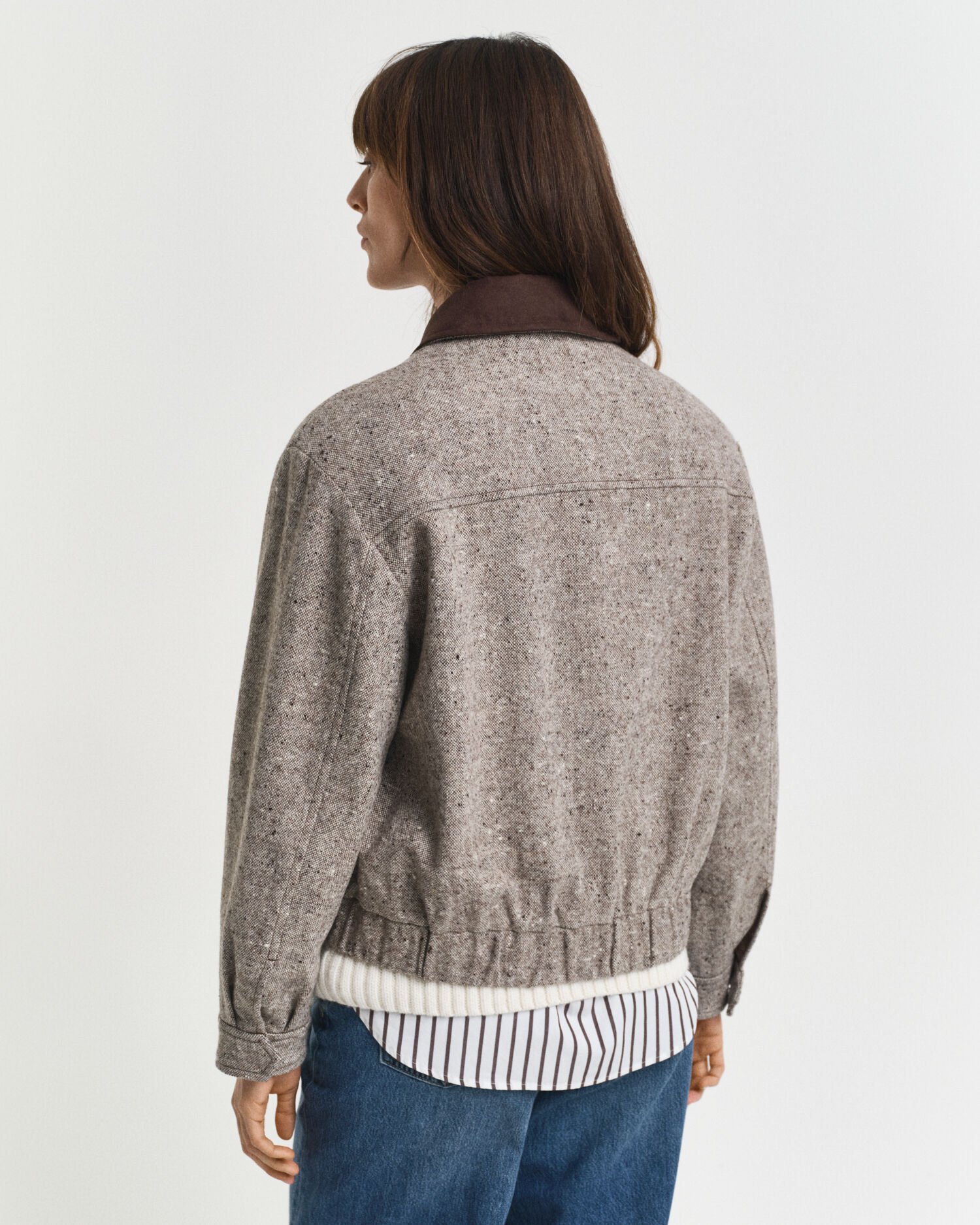 Villakangastakki kontrastivärisellä kauluksella